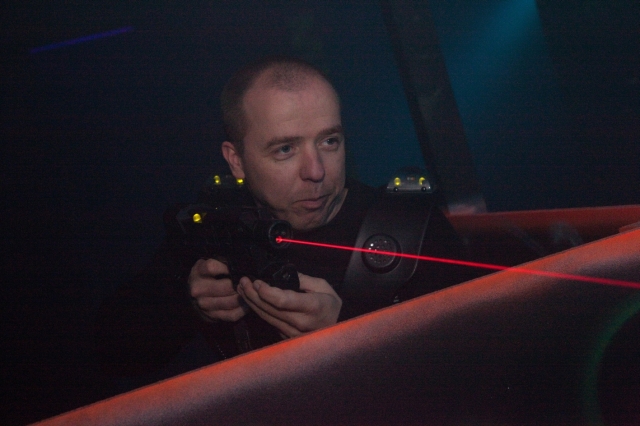Ein LaserGamer in der LaserTag Arena im niedersächsischen Fursten Forest. Ein LaserGamer in der LaserTag Arena im niedersächsischen Fursten Forest.