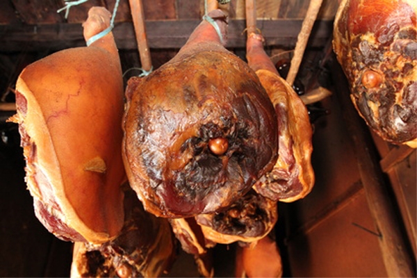 So lecker kann der selbsgemachte Schinken aus dem Ofen kommen So lecker kann der selbsgemachte Schinken aus dem Ofen kommen