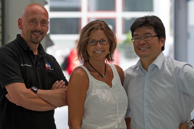 Gute Laune trotz harter Arbeit: Michael Scharnberg, Katja Boomers und Heiko Frerichs (von links) bri Gute Laune trotz harter Arbeit: Michael Scharnberg, Katja Boomers und Heiko Frerichs (von links) bri