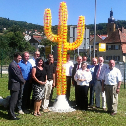 Prominenz bei der Eröffnung des Sonnenkaktus in Weißenohe