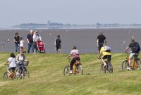 Mit dem Fahrrad auf Entdecker-Tour in und um Cuxhaven Foto: © Nordseeheilbad Cuxhaven Mit dem Fahrrad auf Entdecker-Tour in und um Cuxhaven Foto: © Nordseeheilbad Cuxhaven