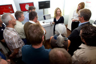 Caroline Luckenbach demonstriert virtic im Vodafone Enterprise Innovation Show Room. Caroline Luckenbach demonstriert virtic im Vodafone Enterprise Innovation Show Room.