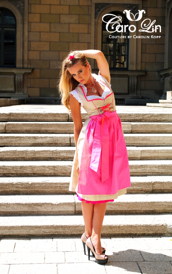 Caro Lin Couture Dirndl Flash im Neon Trend 2012: Seide in leuchtenden Farben, ein Dubai-Traum für d