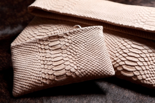 Envelope Clutch Bag von Cayenne Ferá mit passender Kosmetiktasche Envelope Clutch Bag von Cayenne Ferá mit passender Kosmetiktasche