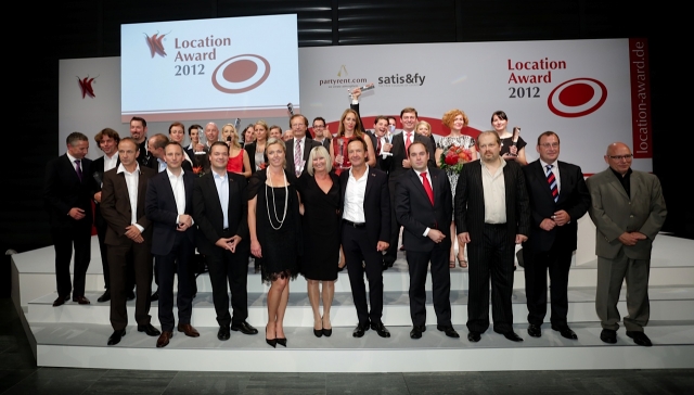 Location Award 2012 am 8. September in Berlin: Gruppenfoto aller Preisträger und Jurymitglieder Location Award 2012 am 8. September in Berlin: Gruppenfoto aller Preisträger und Jurymitglieder
