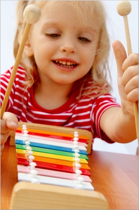 markt.de präsentiert anlässlich des Weltkindertages ein kunterbuntes Angebot für die Kleinen und Kle markt.de präsentiert anlässlich des Weltkindertages ein kunterbuntes Angebot für die Kleinen und Kle