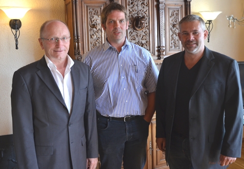 Die Vorstände Norbert Schenzle (v.l.) und Johannes Hillmann führen die DikoBa eG i.G., Jörg Gogarn i Die Vorstände Norbert Schenzle (v.l.) und Johannes Hillmann führen die DikoBa eG i.G., Jörg Gogarn i