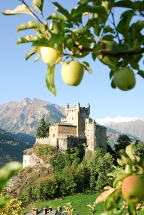 Castello Saint Pierre - Copyright Turismo Valle d'Aosta Castello Saint Pierre - Copyright Turismo Valle d'Aosta