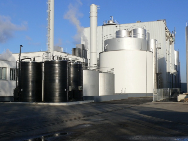 formoplast Doppelwandbehälter (schwarz) für die Lagerung von Säuren und Laugen. formoplast Doppelwandbehälter (schwarz) für die Lagerung von Säuren und Laugen.