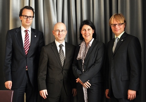 Dem Fachkräftemangel erfolgreich begegnen: Landesvorsitzender Tim Schlotthauer (r.) im Gespräch mit Dem Fachkräftemangel erfolgreich begegnen: Landesvorsitzender Tim Schlotthauer (r.) im Gespräch mit