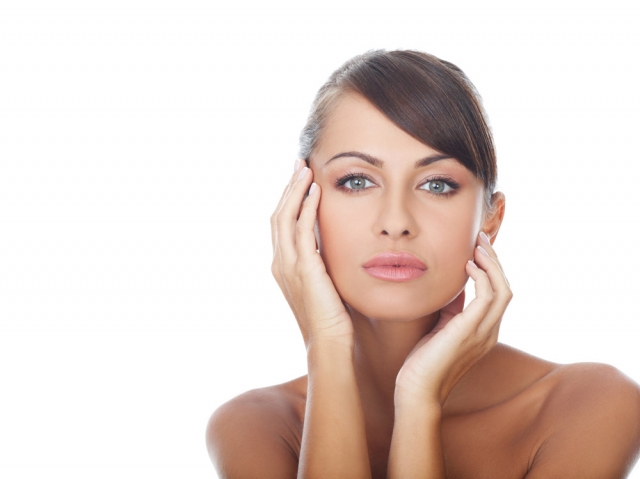 Pflege für die empfindliche Augenpartie mit Avene aus der Versandapotheke mediherz.de Pflege für die empfindliche Augenpartie mit Avene aus der Versandapotheke mediherz.de