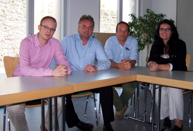 Sind mit dem elektronischen Terminsystem sehr zufrieden. Dr. Fabian Tölle, Alexander Woyth, Martin M Sind mit dem elektronischen Terminsystem sehr zufrieden. Dr. Fabian Tölle, Alexander Woyth, Martin M
