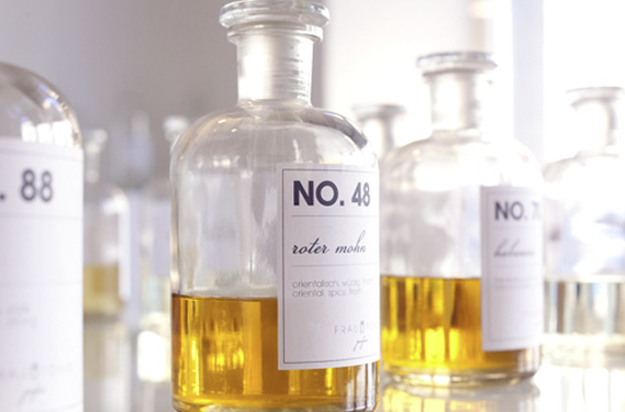 Apothekerflakons bei Frau Tonis Parfum Apothekerflakons bei Frau Tonis Parfum