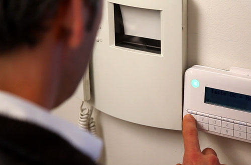Maßgeschneiderte Alarmanlagensysteme für jedes Objekt! Maßgeschneiderte Alarmanlagensysteme für jedes Objekt!