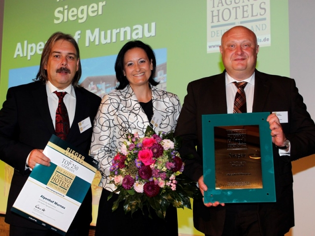 Von links nach rechts: T. Kühn (Hrsg. Die bestenTagunsgshotels Deutschland), A. Marchetti (Stv. Hote