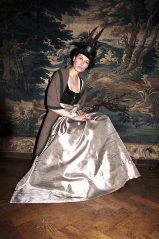 Das Mantelet-Model?Fanny? in der Stola-Version. Das Mantelet-Model?Fanny? in der Stola-Version.