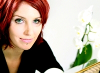 Liest aus ihrem Rhein-Krimi „Loreley singt nicht mehr“: J. Merchant (Foto Atelier Herff, Bonn)