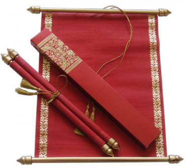 Hier zu sehen ist die Schriftrolle Indira - erhältlich bei Royalday.de Hier zu sehen ist die Schriftrolle Indira - erhältlich bei Royalday.de