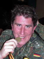 Hauptmann der Reserve Christian Flühr (www.cf-1.net)