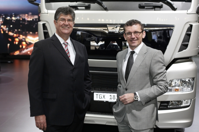 EURO-Leasing-Geschäftsführer Geoffrey du Plessis (links) und Marcus Burmeister (rechts)