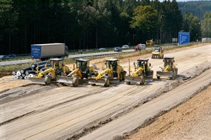 Grader aus dem HKL MIETPARK mit versiertem Bedienpersonal garantieren exakte Planumsarbeiten beim Au Grader aus dem HKL MIETPARK mit versiertem Bedienpersonal garantieren exakte Planumsarbeiten beim Au