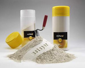 Metapor besteht aus Metakaolin mit einem geringen Anteil an feinem Blähglas. Metapor besteht aus Metakaolin mit einem geringen Anteil an feinem Blähglas.