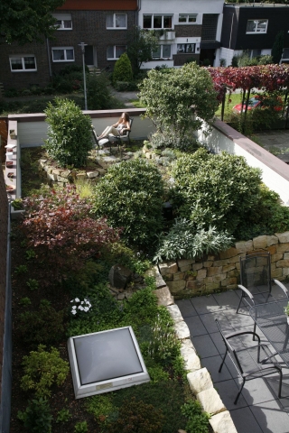Im Garten entspannen und gleichzeitig etwas Gutes fürs Klima tun? diese Vorteile bietet ein begrünte Im Garten entspannen und gleichzeitig etwas Gutes fürs Klima tun? diese Vorteile bietet ein begrünte