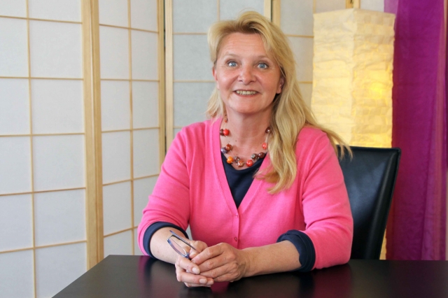 Heike Werning praktiziert als zertifizierter Hypnose-Coach in Oberursel Heike Werning praktiziert als zertifizierter Hypnose-Coach in Oberursel