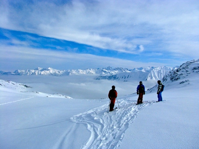Toller Ausblick bei einer Skitour unter Freunden