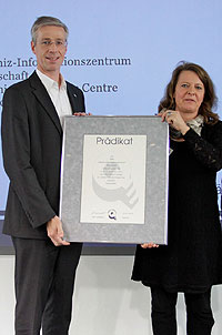 Prof. Klaus Tochtermann, Direktor der ZBW und Kirsten Hölterhoff, Gleichstellungsbeauftragte der ZBW Prof. Klaus Tochtermann, Direktor der ZBW und Kirsten Hölterhoff, Gleichstellungsbeauftragte der ZBW