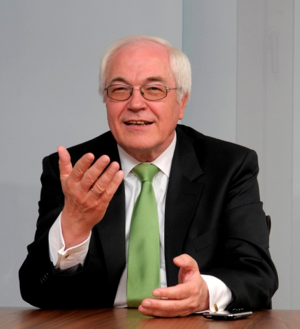 Dr. Josef Beutelmann, Vorstandsvorsitzender der Barmenia Versicherungen Dr. Josef Beutelmann, Vorstandsvorsitzender der Barmenia Versicherungen