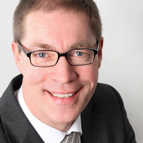 Dr. Ralf Pollmann