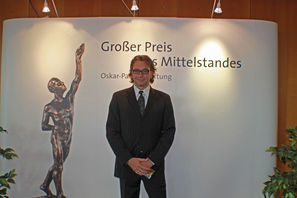 Frank Manhillen, Geschäftsführer der Manhillen Drucktechnik GmbH, am 29.09.2012 im Würzburger Mariti Frank Manhillen, Geschäftsführer der Manhillen Drucktechnik GmbH, am 29.09.2012 im Würzburger Mariti