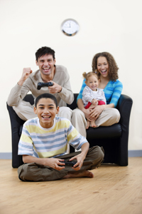 Spielspass für die ganze Familie (c) iStockphoto.com_XGameseu