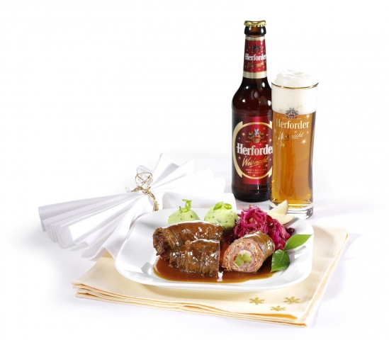 Eine von zehn neuen Festbier-Kreationen: Herforder Weihnachtsbierrouladen Eine von zehn neuen Festbier-Kreationen: Herforder Weihnachtsbierrouladen