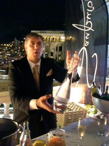 Sanpuro Premiumwasser beim Sanpuro Premiumwasser beim