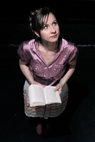 Verena Specht-Ronique als Anna im Glasperlenspiel, Foto Anja Kühn