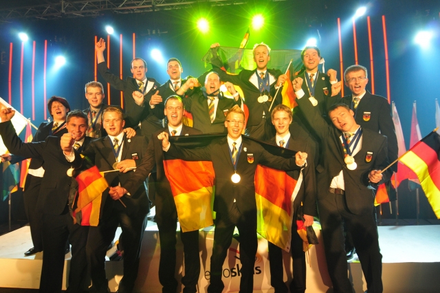 So seh' n Sieger aus - die deutschen Medaillengewinner bei der EuroSkills 2012 Spa: 6 x Gold, 4 x Br So seh' n Sieger aus - die deutschen Medaillengewinner bei der EuroSkills 2012 Spa: 6 x Gold, 4 x Br