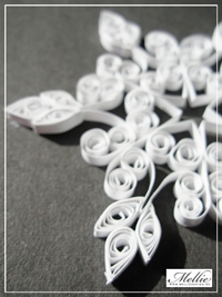 Weihnachtlicher Quilling-Stern im Kurs von MellieDesign