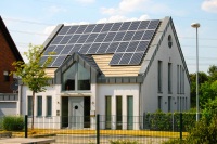 Ein Referenzobjekt mit einer Anlage von Enerix. Foto: Enerix. Ein Referenzobjekt mit einer Anlage von Enerix. Foto: Enerix.