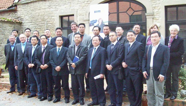 Bankdirektoren der Guangdong Rural Credit Union haben die DikoBa eG i.G (Die konservative Bank) in S