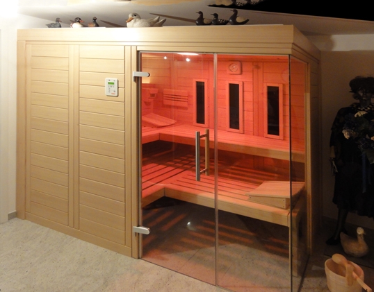 BEMBERG Sauna Multiline 160 x 270 cm; Gesamtambiente der BEMBERG Vollholzsauna Multiline mit Sauna; BEMBERG Sauna Multiline 160 x 270 cm; Gesamtambiente der BEMBERG Vollholzsauna Multiline mit Sauna;