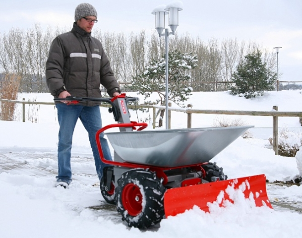 Schnee räumen mit dem TeMax: rückenschonend, lautlos, schnell und einfach Schnee räumen mit dem TeMax: rückenschonend, lautlos, schnell und einfach