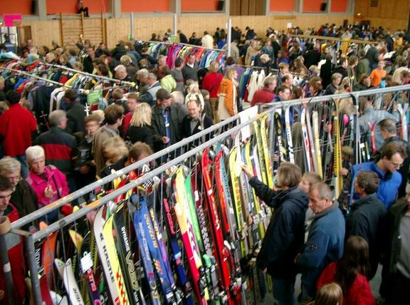 Traditioneller Wintersport-Secondhandmarkt am Samstag, 20. Oktober 2012, in Starnberg-Soecking Traditioneller Wintersport-Secondhandmarkt am Samstag, 20. Oktober 2012, in Starnberg-Soecking