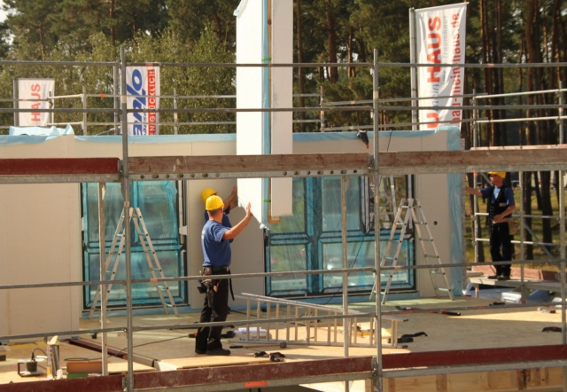 Rekordverdächtig? Im Rahmen einer Schau-Montage werden Mitarbeiter von Hanlo versuchen, in weniger a Rekordverdächtig? Im Rahmen einer Schau-Montage werden Mitarbeiter von Hanlo versuchen, in weniger a