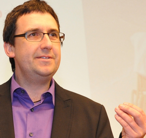 Roberto Wendt ist seit mehr als 20 Jahren in Vertrieb und Marketing aktiv und in ganz Deutschland al Roberto Wendt ist seit mehr als 20 Jahren in Vertrieb und Marketing aktiv und in ganz Deutschland al