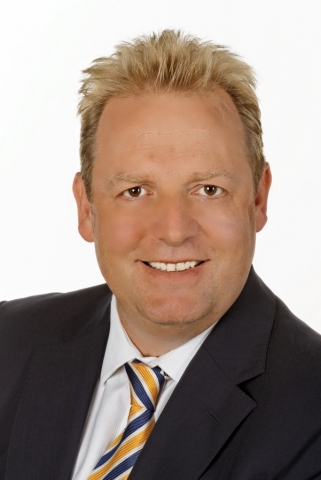 Dirck Hanßen, Vorstandsmitglied der SYSback AG Dirck Hanßen, Vorstandsmitglied der SYSback AG