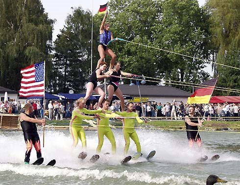 Wasserski Pyramide Eröffnungsgala Frauen Fussball WM Wasserski Pyramide Eröffnungsgala Frauen Fussball WM