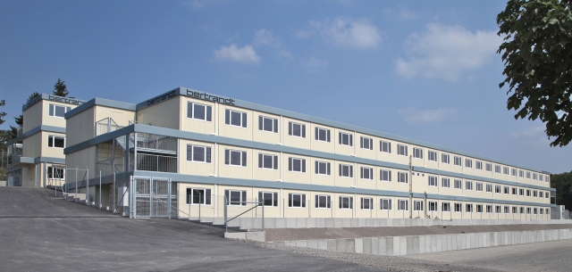 Die neuen Bürogebäude des Entwicklungsspezialisten Bertrandt in Mönsheim bieten auf 5.715 qm Raum fü Die neuen Bürogebäude des Entwicklungsspezialisten Bertrandt in Mönsheim bieten auf 5.715 qm Raum fü