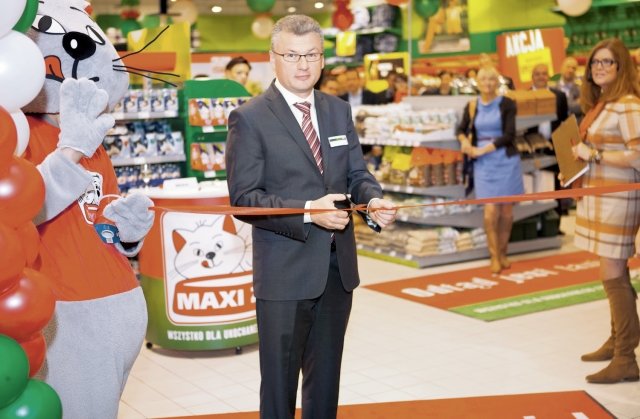 Wojciech Kaminski (Country Manager Polen) freut sich, den ersten polnischen Maxi Zoo Markt in Warsch Wojciech Kaminski (Country Manager Polen) freut sich, den ersten polnischen Maxi Zoo Markt in Warsch